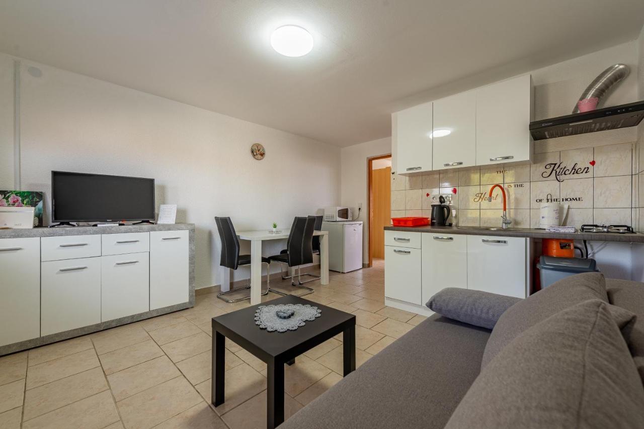 Apartments Villa Agape ヴィル エクステリア 写真
