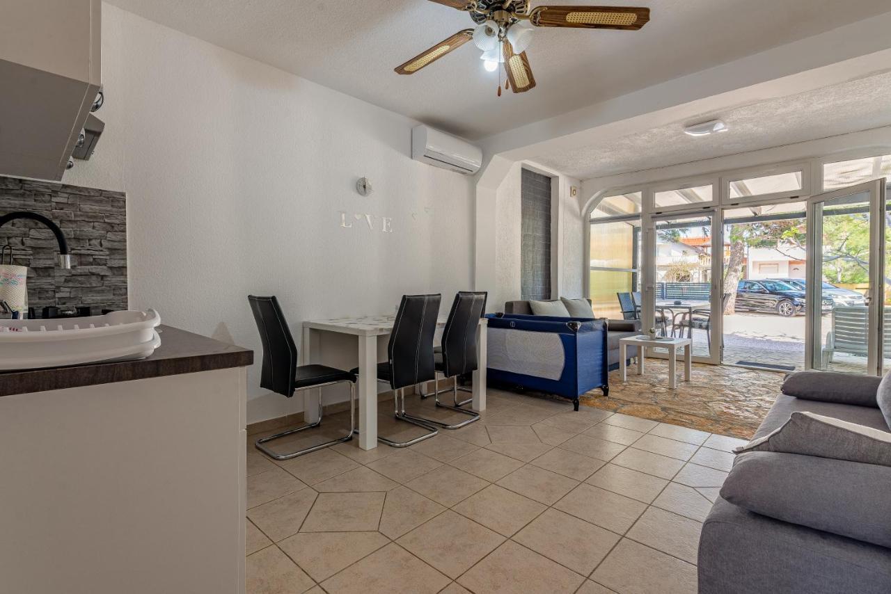 Apartments Villa Agape ヴィル エクステリア 写真